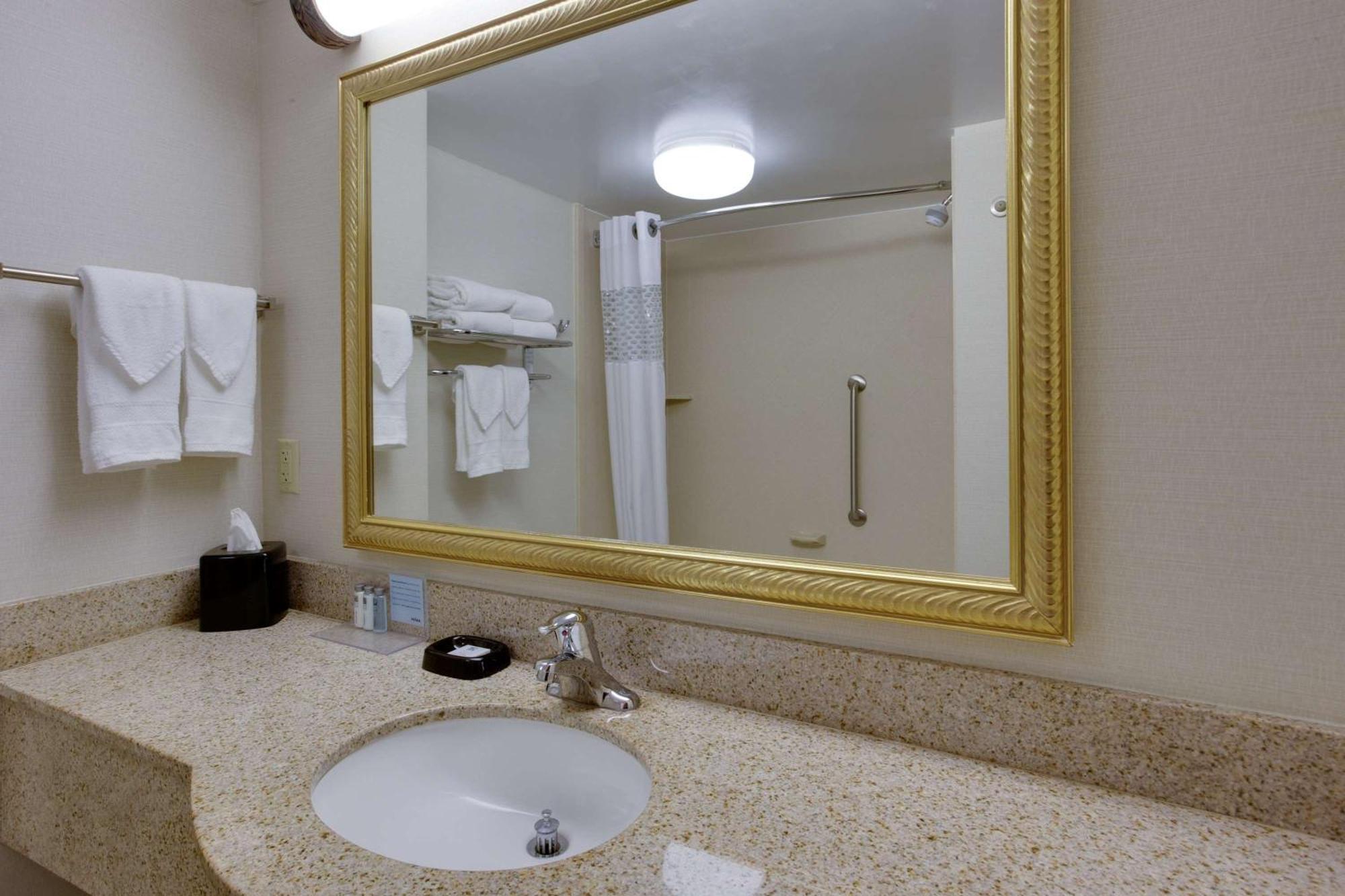 Hampton Hotel 3*